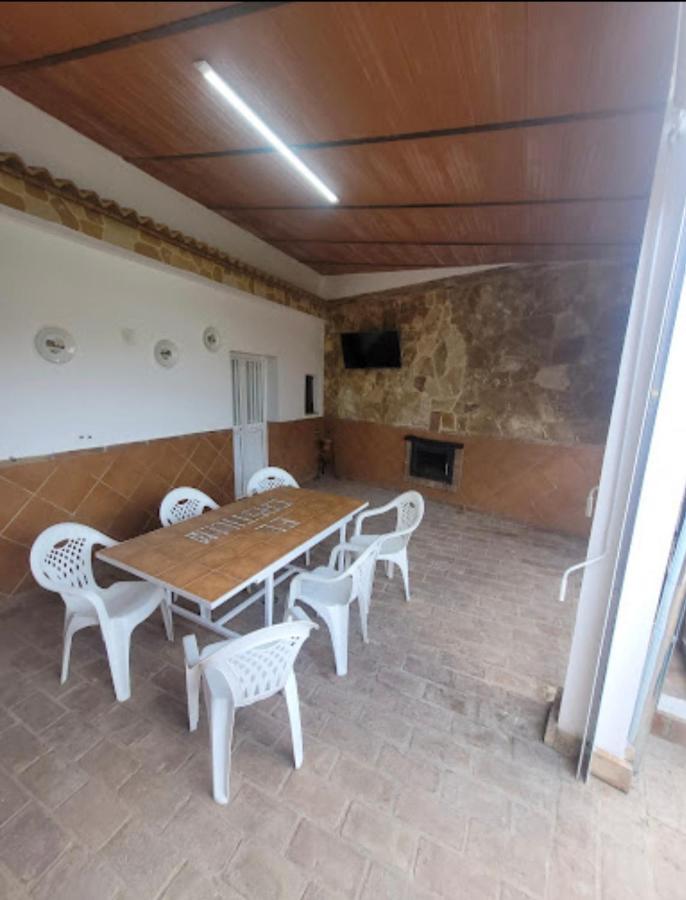 Casa Rural El Castillo 拉普埃夫拉德洛辛凡特斯 外观 照片